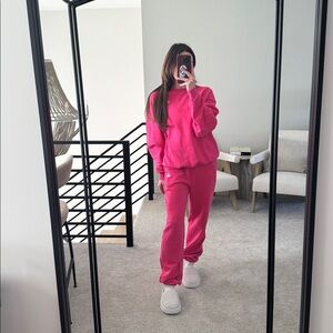 Alo Accolade Set Crewneck Pullover and Sweatpants Size Small Bright Pink